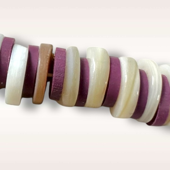 Free People Wanderin Belly Chain in Purple Puka Shell NWT Necklace Beach Summer - Picture 7 of 10